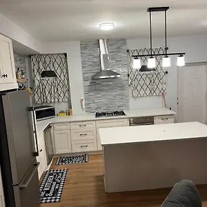 Luxurious Townhouse Near Nyc Holiday home