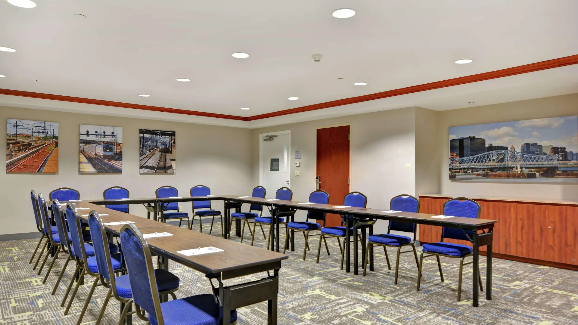 Hampton Inn & Suites Newark-Harrison-Riverwalk 3*, Newark