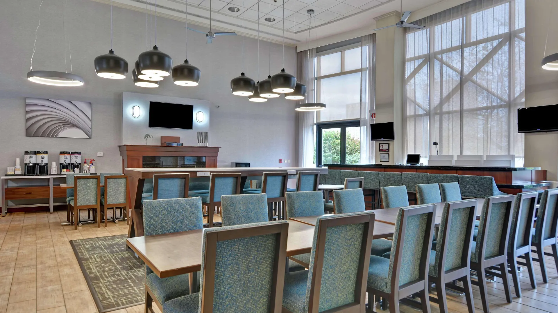 Hampton Inn & Suites Newark-Harrison-Riverwalk 3*, Newark